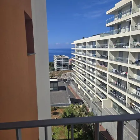 Apartment Camelia's I By An Island Apart, Lda *