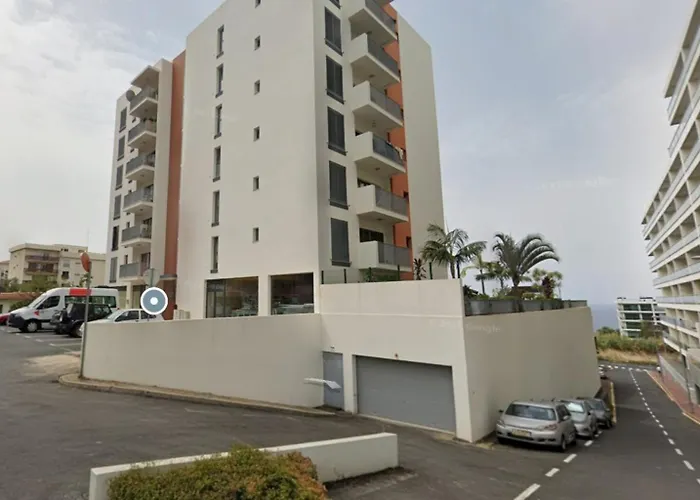 Camelia's I By An Island Apart, Lda Apartment *