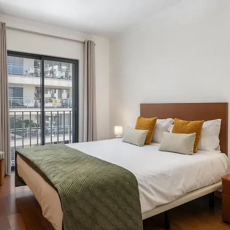 Camelia's I By An Island Apart, Lda Funchal (Madeira)