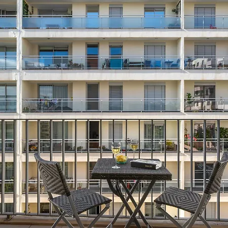 Camelia's I By An Island Apart, Lda * Funchal (Madeira)