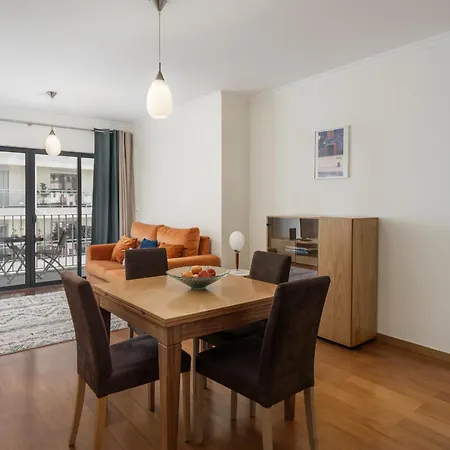 Camelia's I By An Island Apart, Lda Funchal (Madeira)